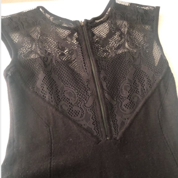 Guess - Picture 2 of 3